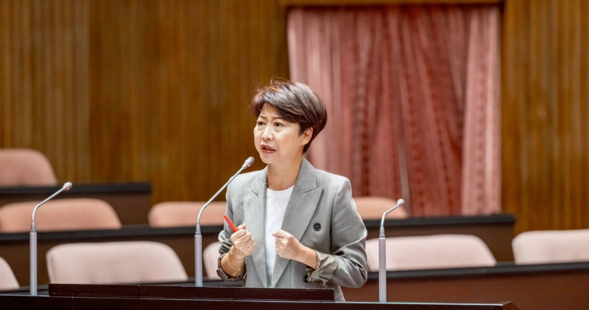 立委陳亭妃3日要求行政院長卓榮泰，將台南電纜地下化列為後續年度預算編列重點。（圖／陳亭妃辦公室提供）