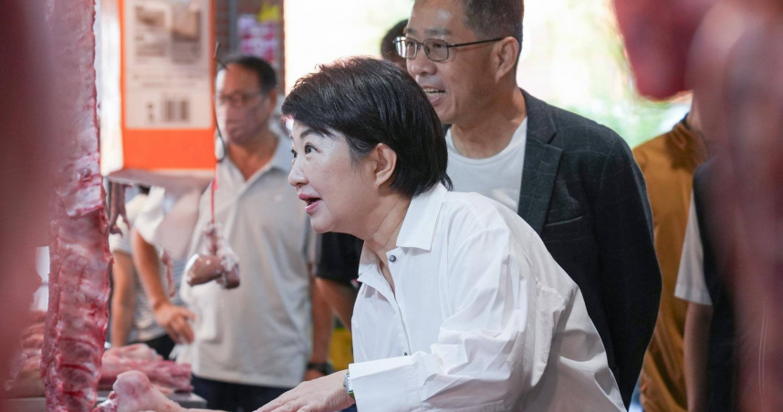 台中市長盧秀燕巡視建國公有市場，關心溫體豬販售狀況與民眾購買情形。（圖／取自盧秀燕臉書）