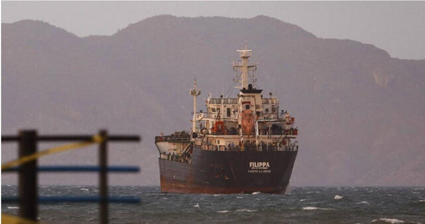 美國總統川普（Donald Trump）於美東時間10日表示，美國已在委內瑞拉外海扣押1艘受制裁的油輪。圖非當事油輪。（示意圖／達志／美聯社）