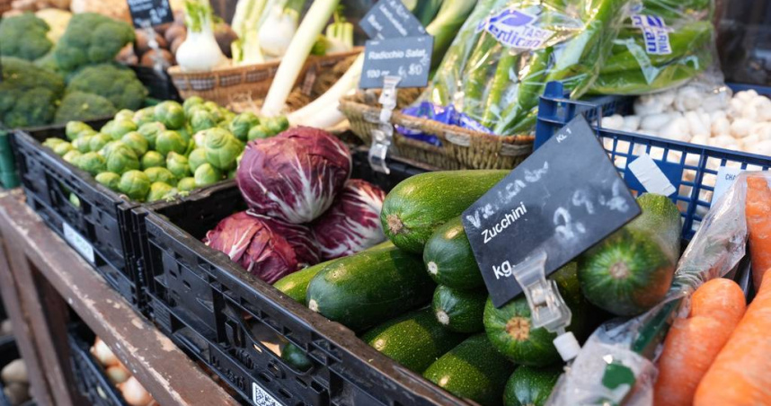 高鉀蔬菜如川七、莧菜、菠菜等，每百克含鉀量超過400毫克，腎病患者應嚴格控制攝取量。（示意圖／達志／美聯社）