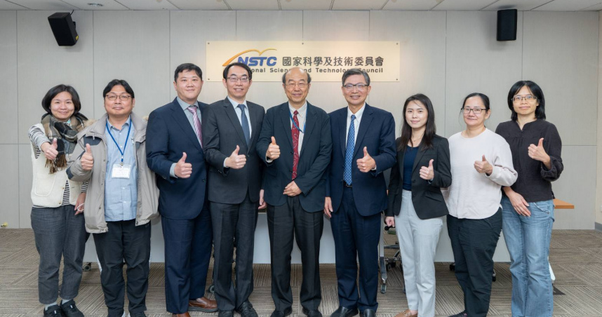 聯合醫院忠孝院區胸腔外科鄒冠全主任（左三）、臺大醫院創傷醫學部廖先啟主治醫師（左四）、生科處楊台鴻處長（左五）、臺大醫院外科部陳晉興特聘教授暨部主任（右四）、臺大醫院外科部洪琬婷主治醫師（右三）。（圖片／台大醫院外科部提供）