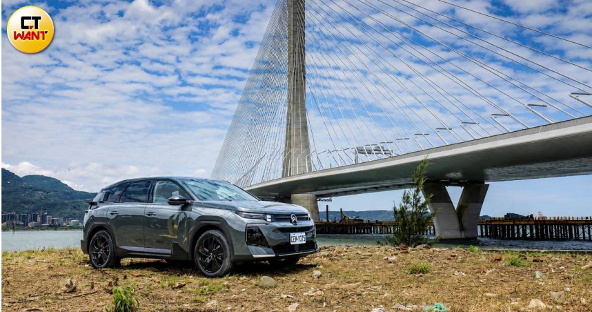 C5 Aircross是一部主打舒適與實用的休旅車，很適合小家庭使用。（圖／方萬民攝）