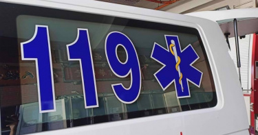 台中市西屯區國安一街一處社區今日上午傳出墜樓事故，一名30多歲女子不明原因自7樓墜落，當場無心跳，送醫搶救中。（圖／翻攝畫面）