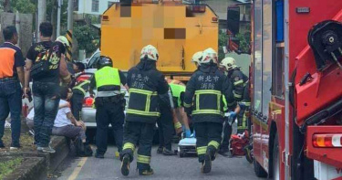 載孫女出遊撞掃街車 阿公困車內命大僅皮肉傷