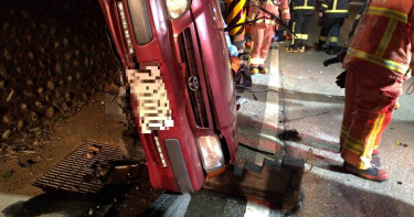 開車載女友逛觀音山 自撞山壁釀1死1重傷