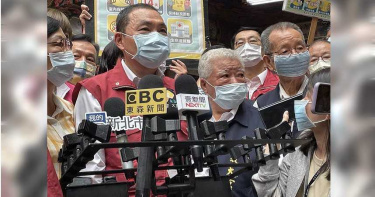 雙北警局長餐會竟遭潑蟑螂 侯友宜怒斥「囂張」拜託警察團結