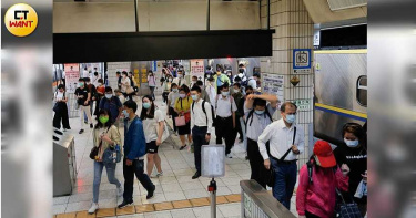 醫師警告「染疫者5至8成輕症以下」 醫護粉專:2種人停止移動!