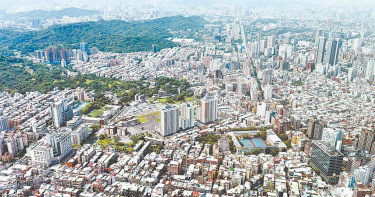 去年北市遷出至外縣市共8萬992人，以40到44歲8669人最多。（圖／報系資料照）