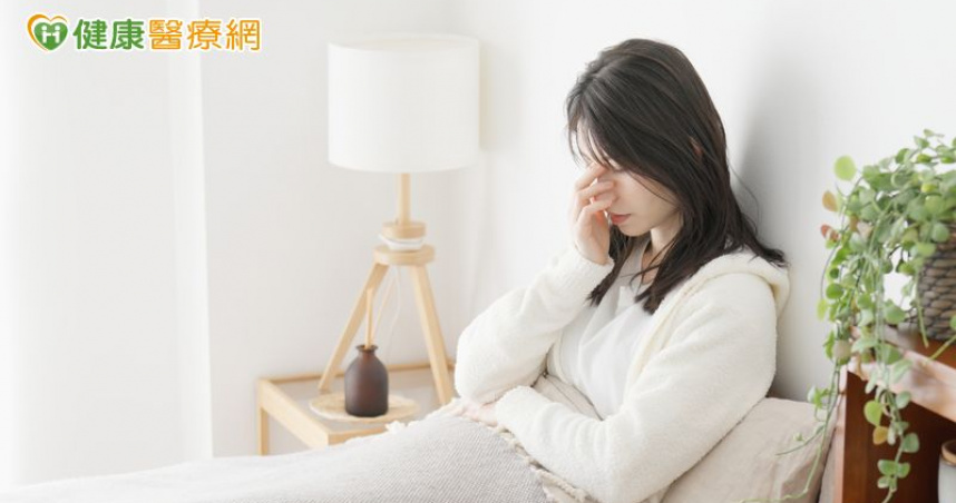 總是睡不飽、想賴床？中醫解析濕氣影響　2穴位+精油助改善