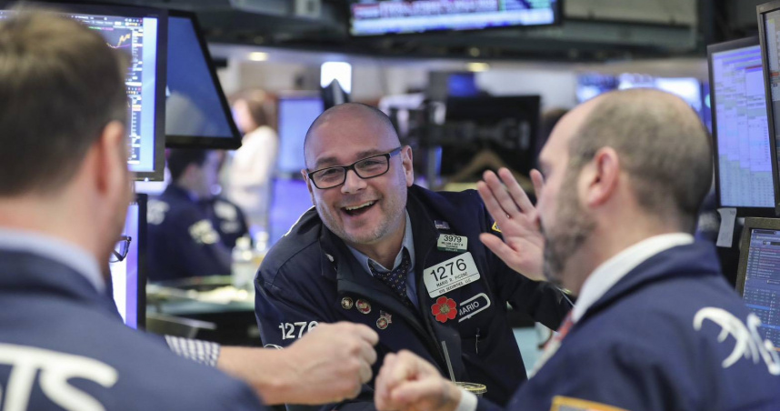 經濟正面訊號與美中關稅情勢緩和，推動美國股市延續漲勢。（圖／新華社）