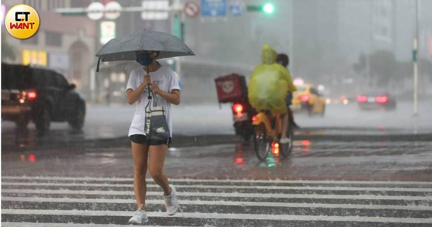 大雷雨炸11縣市。（示意圖／張文玠攝）