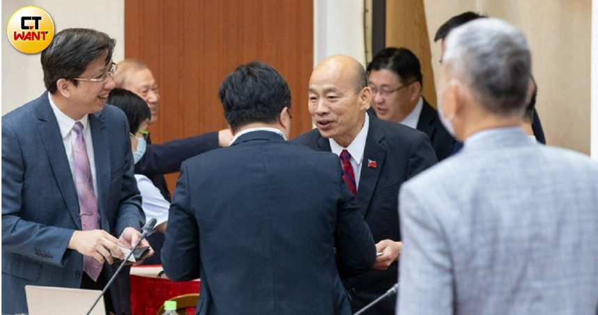 針對大法官人事案，立法院長韓國瑜（中右正面鏡頭者）曾召開公聽會討論。（圖／黃耀徵攝）