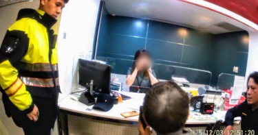 李姓老翁在網路上誤信網友甜言蜜語，險先被騙走480萬元，所幸警方及時聯手阻止，成功保住其養老金。（圖／翻攝畫面）