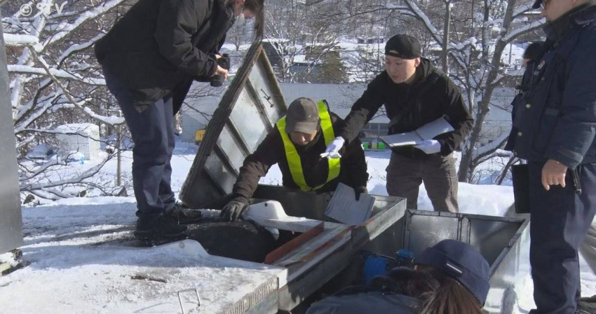 男童被滑雪場的電扶梯夾死。（圖／翻攝X／@US1460B）