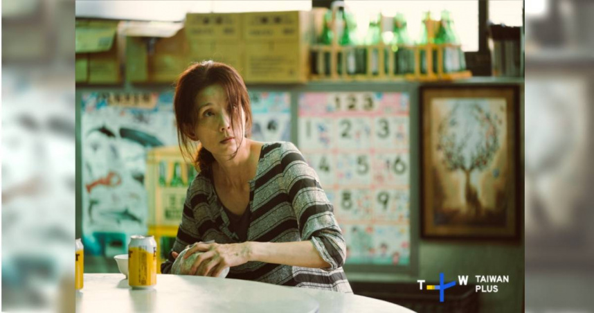 葉全真在片中一改過往女神形象，呈現疲憊且精神恍惚的狀態，讓人震撼不已。（圖／TaiwanPlus）