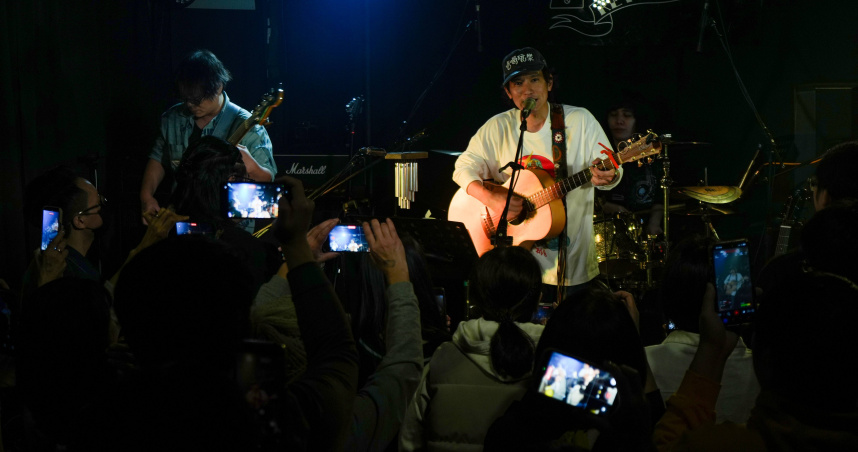 曾為經典動畫《NARUTO－疾風傳》、《寶可夢》獻聲的daisuke katayama來台開唱。（圖／duo MUSIC EXCHANGE提供）