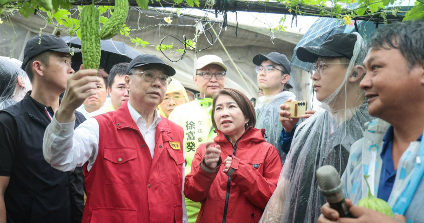 卓榮泰今日前往屏東勘災。（圖／翻攝自卓榮泰臉書）