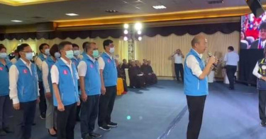 韓國瑜靈堂哽咽 念心經送議長最後一程