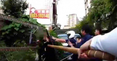 持菜刀閒逛嚇壞路人 醉男遭逮稱:被徵信社跟蹤防身