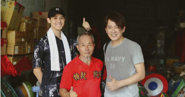 王識賢演陀螺達人「練出全手傷」 李玉璽傳影片培養父子情