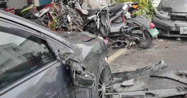深夜飛車撞毀14汽機車 駕駛逃逸家人稱徹夜未歸