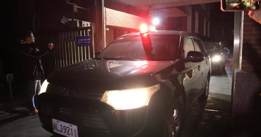 三環幫內鬥釀槍擊案，5名兇嫌經警詢後30日晚間10時移送新竹地檢署。（圖／中國時報邱立雅攝）