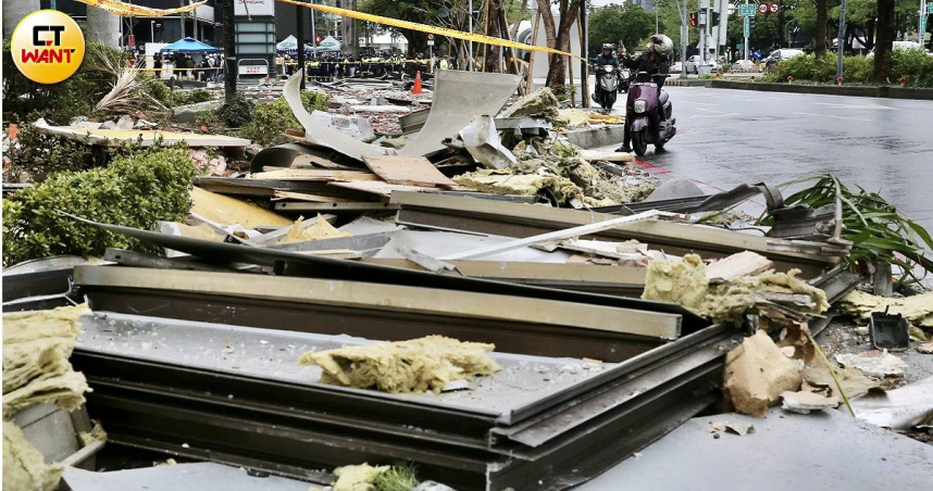 新光三越台中中港店發生氣爆意外。（圖／黃耀徵攝）