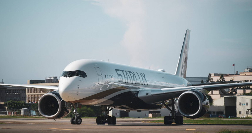 星宇航空證實，3月3日JX789「台北-克拉克」航班，飛航員於進場重飛時未依SOP操作，經調查後已自請離職。圖非當事航班。（圖／翻攝自臉書／STARLUX Airlines）