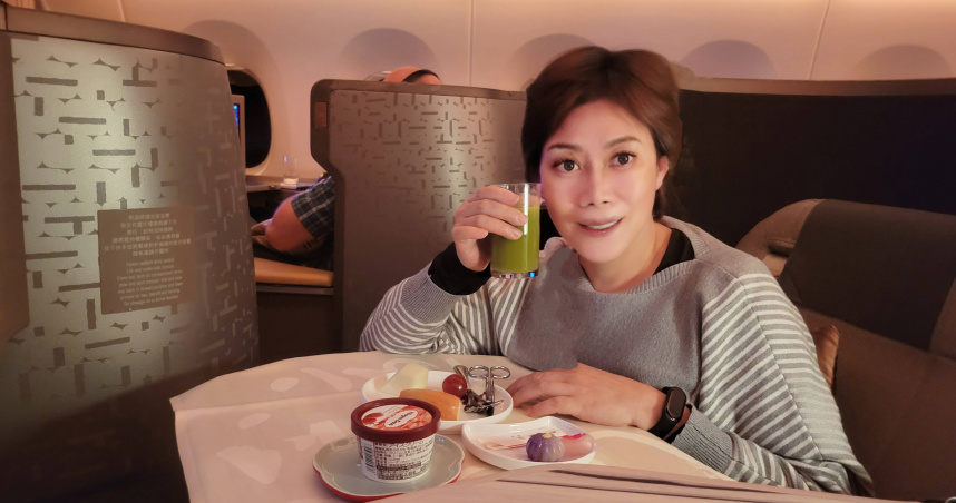 作家小彤差點因剪刀上不了飛機。（圖／馬可孛羅公關提供）