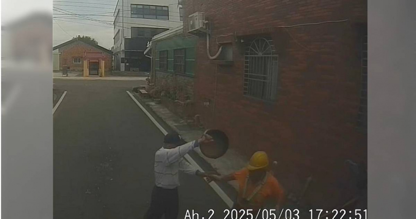 雲林縣斗南鎮1名8旬老翁不滿清潔隊員要求他將垃圾分類好，竟拿餿水潑清潔隊員，並用餿水桶毆打，甚至還動手甩耳光。（民眾提供／張朝欣雲林傳真）