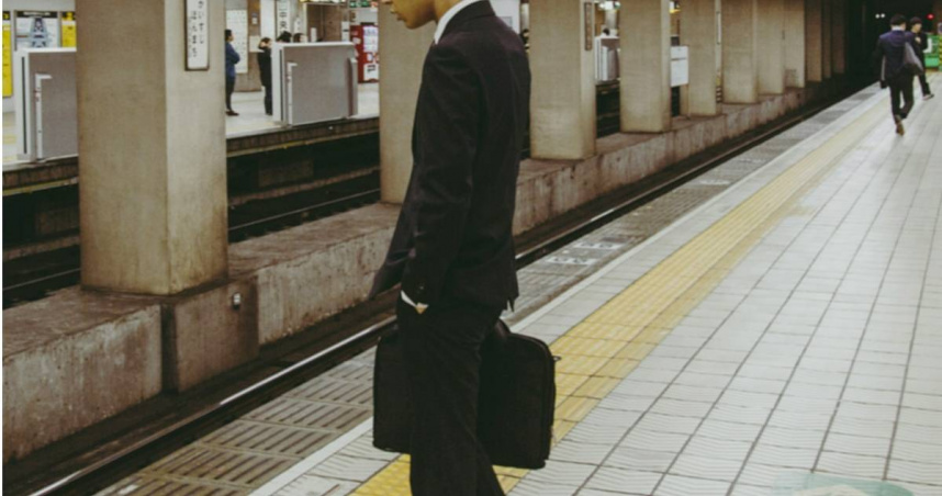 一名人妻表示，丈夫去日本出差時向她親吐，自己的屁股破皮。（示意圖，與當事人無關／Unsplash）