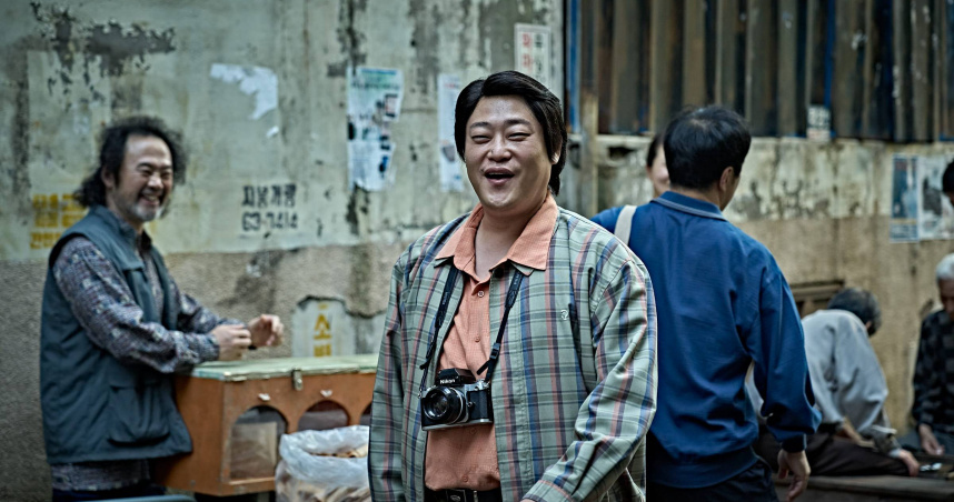 任成宰在《醜得要命》飾演成衣工廠老闆。（圖／壹壹喜喜提供）