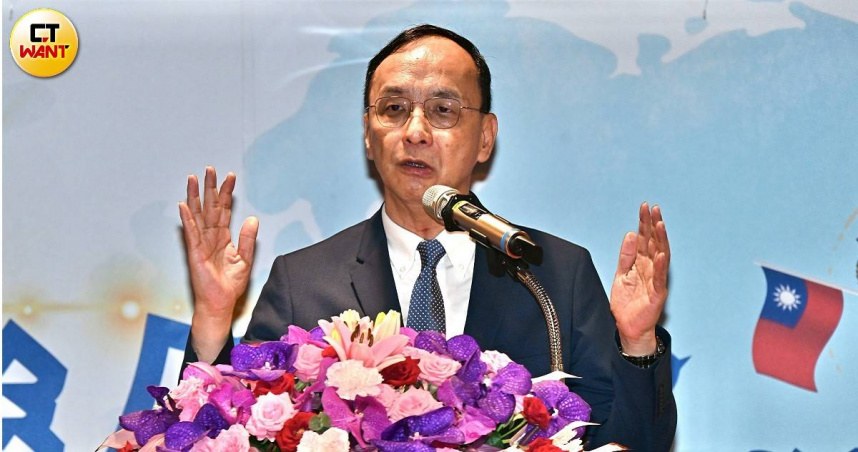 國民黨主席朱立倫表示，凡對中華民國有利的國安法案與預算，國民黨都將全力支持。（圖／黃耀徵攝）