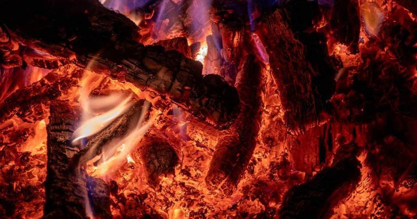 嫌犯阿姆麗塔被控與前男友合謀殺害同居男子，並縱火偽裝成意外。（示意圖／Pixabay）