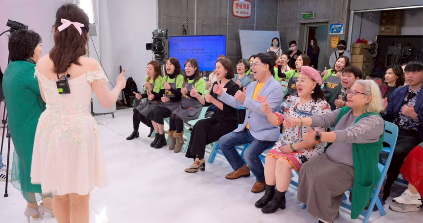 錄影當天觀眾踴躍，現場人潮湧現，氣氛熱絡。節目錄影現場嘉賓齊聚，人氣爆棚。（照片提供／名德國際傳播有限公司、健康最前線節目）