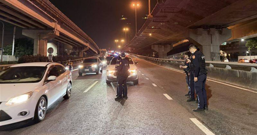 高雄街頭槍響！拒檢衝撞警車遭「連開15槍」　嫌犯逃逸5小時後落網