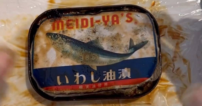 日本一名喜歡蒐集復古物品的女網友，最近開箱一個保存50年的沙丁魚罐頭，影片分享到社群引發熱議。（圖／翻攝自Threads／may___maytopia_mii76）