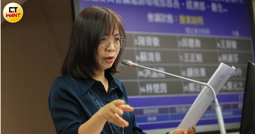 民進黨立委林淑芬質疑中聯毒油事件暴露食安通報漏洞，呼籲全面檢討現行制度。（圖／周志龍攝）