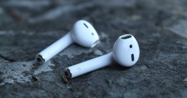 Airpods耳裡爆炸!男當場炸暈 口鼻噴血耳骨破裂