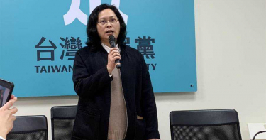 加班趕製口罩 賴香伶:政府應調查有無違法