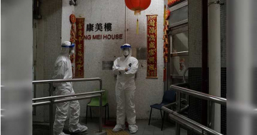 武漢肺炎/共用一條糞管 香港憂「社區感染」半夜撤上百名住戶