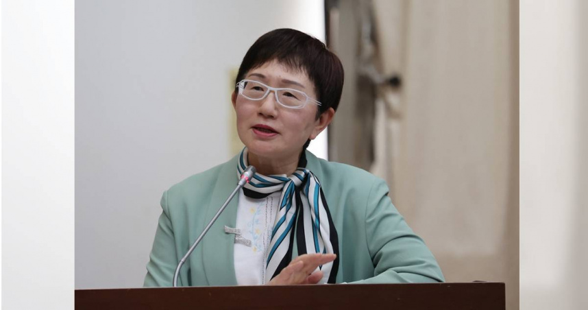 財政部長莊翠雲表示，財政部的意見是主建物如果是自住，車位應該跟隨主建物，不應該兩套標準。（圖／姚志平攝）