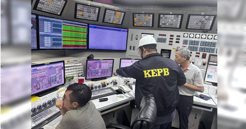 高雄市環保局強調，相關備用機組啟用均全程掌握，環保局將強力監督，即時掌握機組啟用期程，並於機組啟動時加強查核，保障高雄空氣品質。（圖／取自高雄市環保局網站）