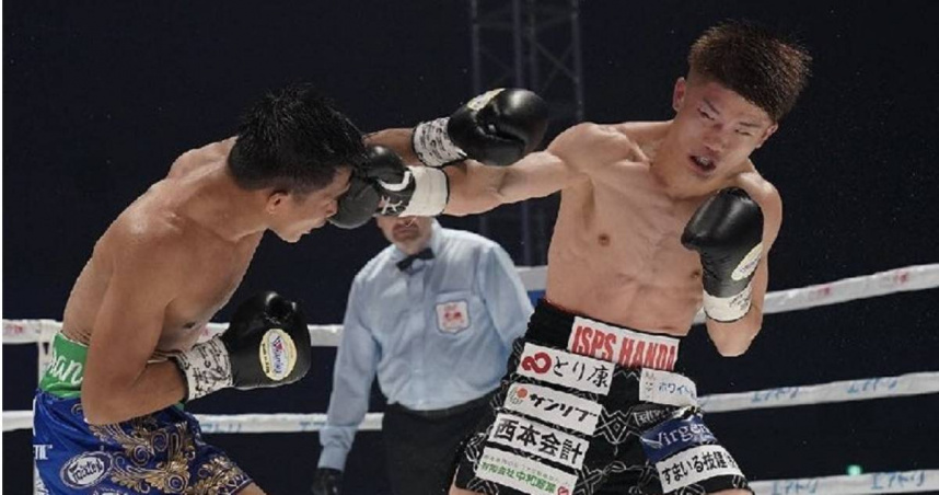 前世界最輕量級拳王、25歲日本籍重岡銀次朗，近日與菲律賓籍「現役拳王」塔杜蘭展開激烈決鬥，怎料重岡銀次朗不敵戰敗後，竟當場在擂台上倒地昏迷，被緊急送醫進行開顱手術。（圖／擷取自X）