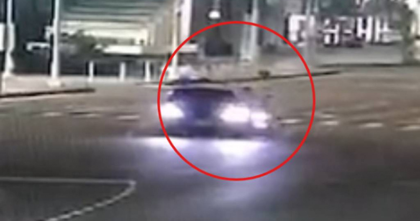 男騎士蛇行撞警車還落跑「身體不舒服」成肇逃理由，警方傻眼逮人。（圖 ／翻攝畫面）