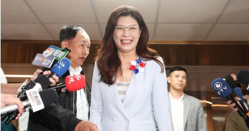 國民黨主席鄭麗文今赴台北市議會參加黨慶。（圖／中國時報鄧博仁攝）