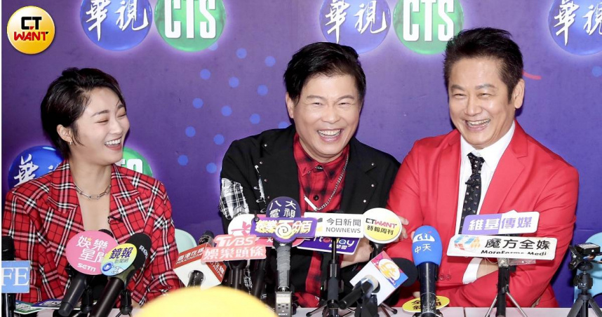 張文綺（左起）坦言因新成員加入遇到瓶頸，卻立即遭到曾國城和徐乃麟吐槽。（圖／侯世駿攝）