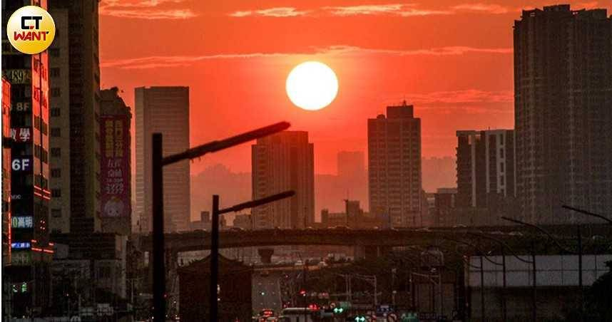 懸日。（圖／CTWANT資料照，溫振甫攝）
