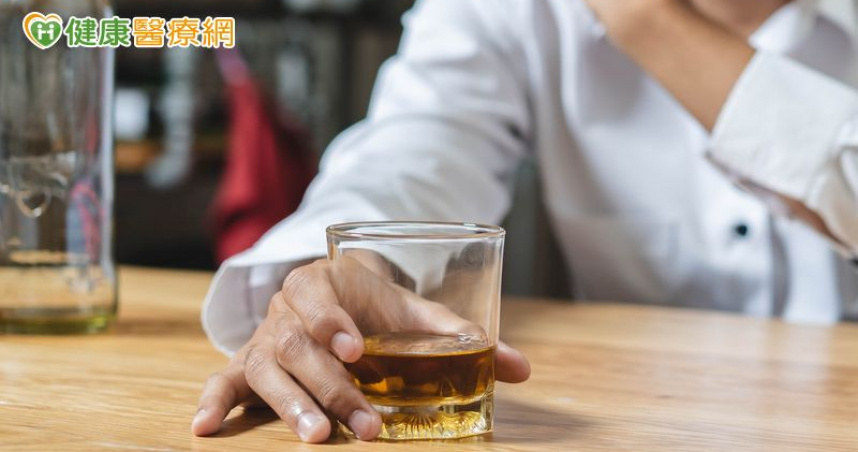 以「健康成人」為對象　研究分析飲酒量與腦部健康關係