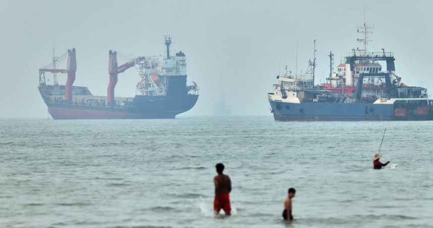 荷姆茲海峽（Strait of Hormuz）軍事行動不斷。（圖／達志／美聯社）